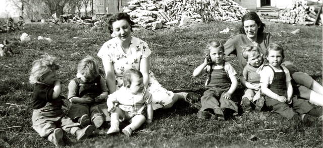Sister Hetty and sister-in-law Elizabeth with children